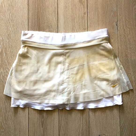 Nike Fit Dry Y2K Tennis Mesh Logo Embroidered Skirt in Light Yellow Size XS - Picture 1 of 10